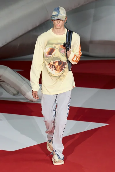 Look 19